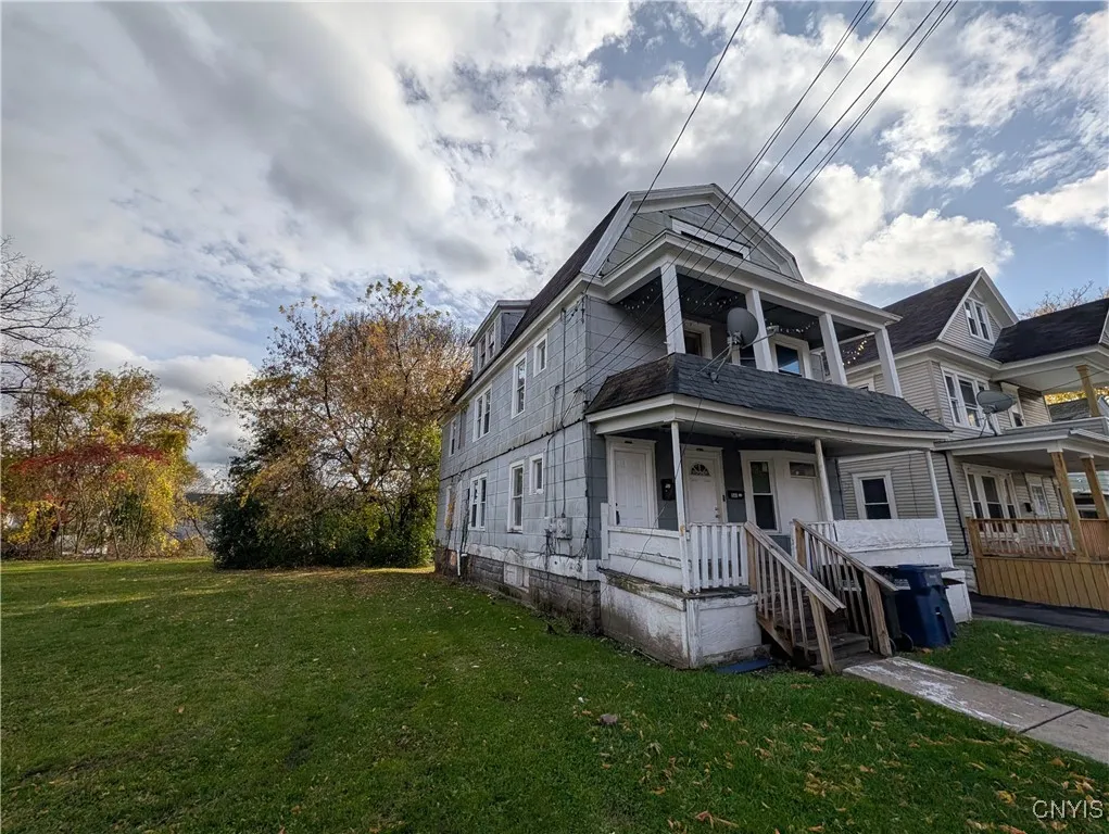 1541 South Avenue 43, Syracuse, New York 13207, Syracuse, New York 13207, 6 Bedrooms Bedrooms, ,2 BathroomsBathrooms,Residential,For Sale,1541 South Avenue 43, Syracuse, New York 13207,0,S1647701