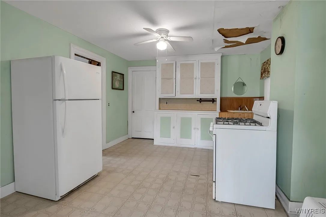 10 South Street, Buffalo, New York 14204, Buffalo, New York 14204, 4 Bedrooms Bedrooms, ,1 BathroomBathrooms,Residential,For Sale,10 South Street, Buffalo, New York 14204,0,B1647682