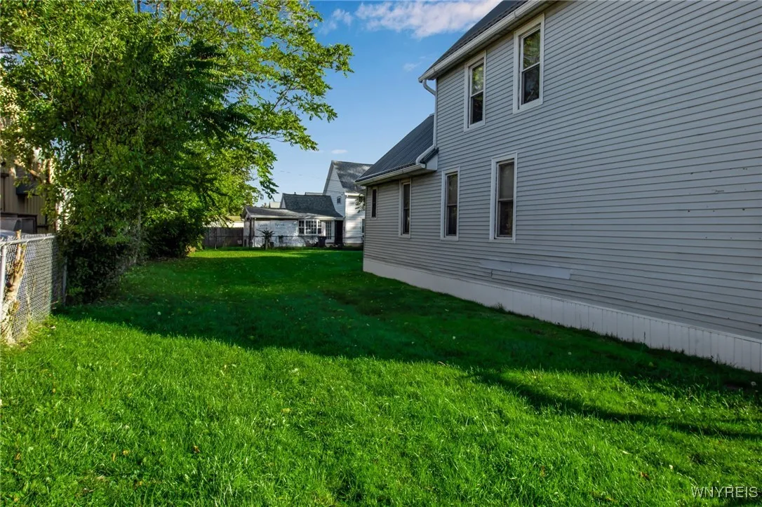 10 South Street, Buffalo, New York 14204, Buffalo, New York 14204, 4 Bedrooms Bedrooms, ,1 BathroomBathrooms,Residential,For Sale,10 South Street, Buffalo, New York 14204,0,B1647682