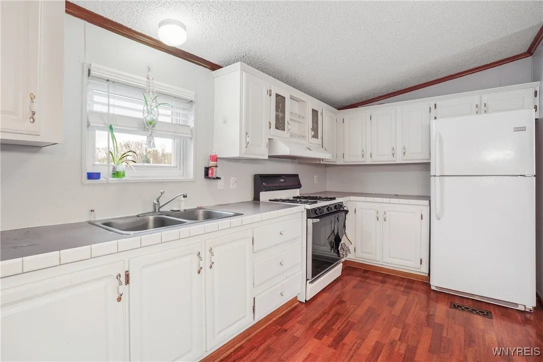 6266 Bayview Station, Newfane, New York 14108, Newfane, New York 14108, 3 Bedrooms Bedrooms, 5 Rooms Rooms,2 BathroomsBathrooms,Residential,For Sale,6266 Bayview Station, Newfane, New York 14108,0,B1643715