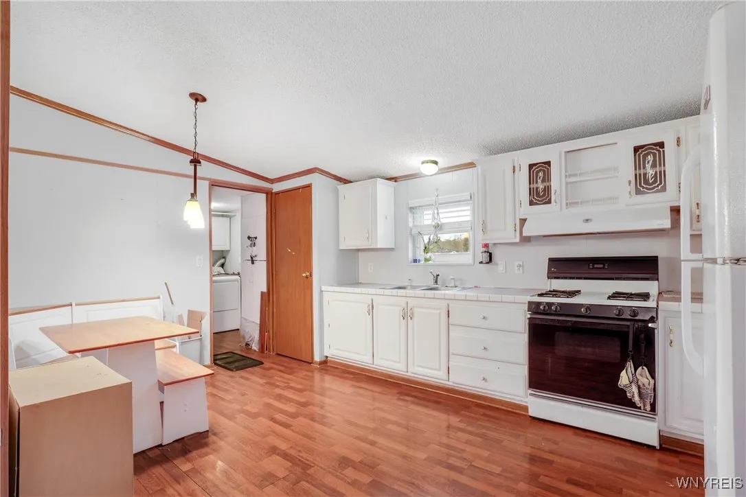 6266 Bayview Station, Newfane, New York 14108, Newfane, New York 14108, 3 Bedrooms Bedrooms, 5 Rooms Rooms,2 BathroomsBathrooms,Residential,For Sale,6266 Bayview Station, Newfane, New York 14108,0,B1643715