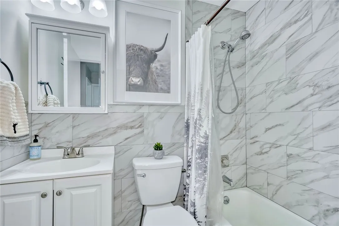 Stylish Main Bath is completed updated!!