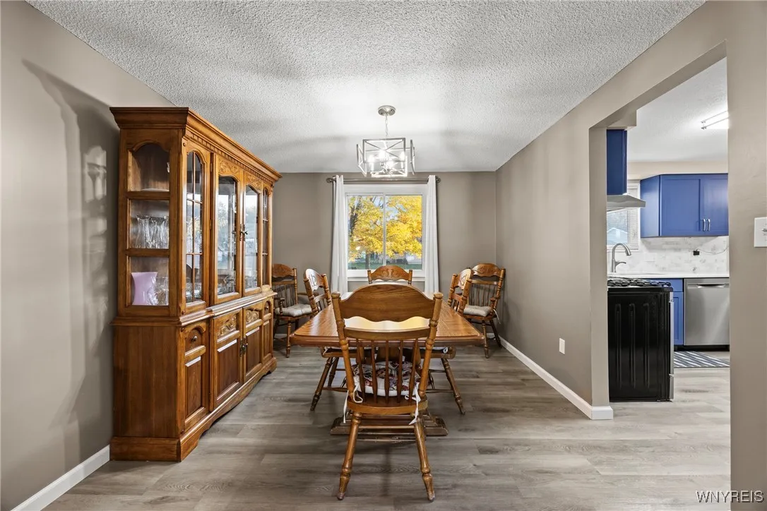 44 Middlesex Road, Orchard Park, New York 14127, Orchard Park, New York 14127, 4 Bedrooms Bedrooms, 10 Rooms Rooms,1 BathroomBathrooms,Residential,For Sale,44 Middlesex Road, Orchard Park, New York 14127,0,B1647924