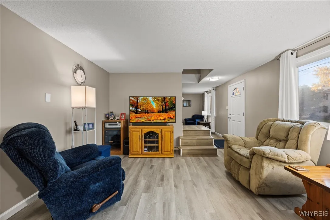 44 Middlesex Road, Orchard Park, New York 14127, Orchard Park, New York 14127, 4 Bedrooms Bedrooms, 10 Rooms Rooms,1 BathroomBathrooms,Residential,For Sale,44 Middlesex Road, Orchard Park, New York 14127,0,B1647924