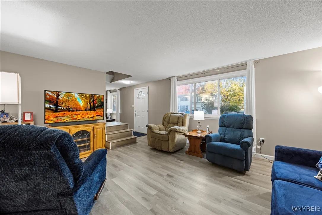 44 Middlesex Road, Orchard Park, New York 14127, Orchard Park, New York 14127, 4 Bedrooms Bedrooms, 10 Rooms Rooms,1 BathroomBathrooms,Residential,For Sale,44 Middlesex Road, Orchard Park, New York 14127,0,B1647924