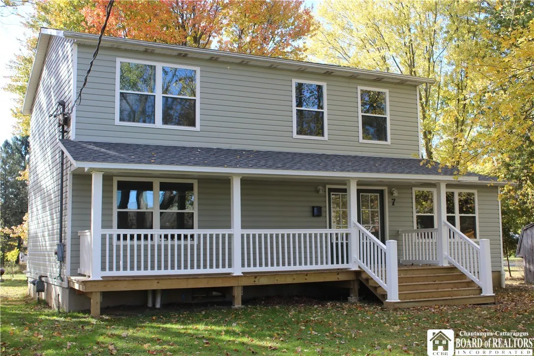 7 Hillcrest Drive, Pomfret, New York 14063, Pomfret, New York 14063, 4 Bedrooms Bedrooms, 9 Rooms Rooms,2 BathroomsBathrooms,Residential,For Sale,7 Hillcrest Drive, Pomfret, New York 14063,0,R1648122