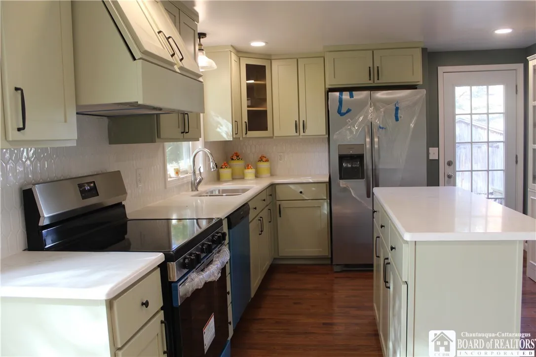 7 Hillcrest Drive, Pomfret, New York 14063, Pomfret, New York 14063, 4 Bedrooms Bedrooms, 9 Rooms Rooms,2 BathroomsBathrooms,Residential,For Sale,7 Hillcrest Drive, Pomfret, New York 14063,0,R1648122