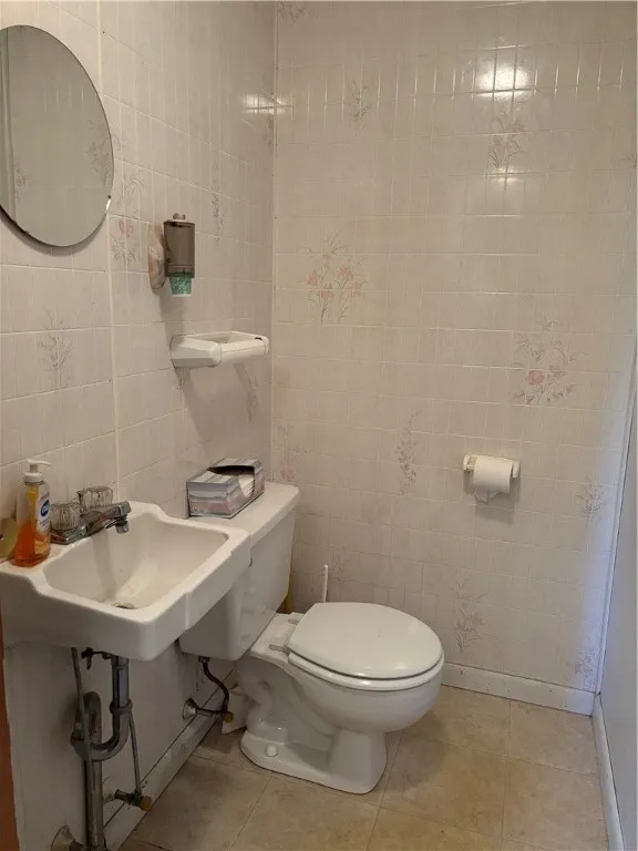 1/2 Bath between main house kitchen and studio.