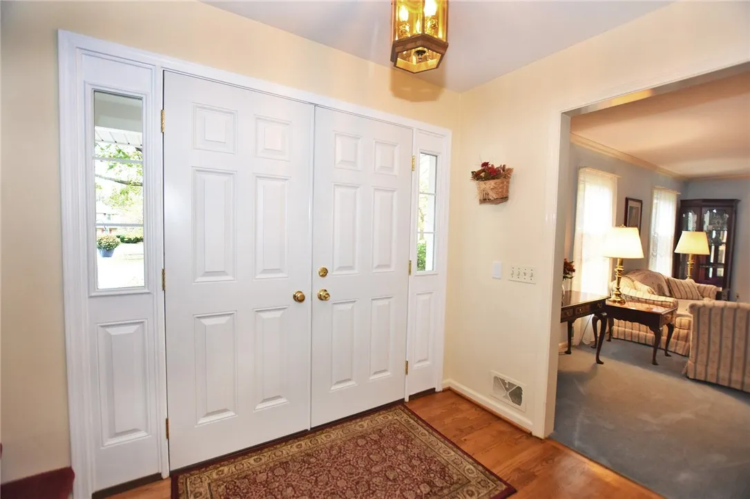 73 Clarkes Crossing, Perinton, New York 14450, Perinton, New York 14450, 4 Bedrooms Bedrooms, 8 Rooms Rooms,2 BathroomsBathrooms,Residential,For Sale,73 Clarkes Crossing, Perinton, New York 14450,0,R1647014