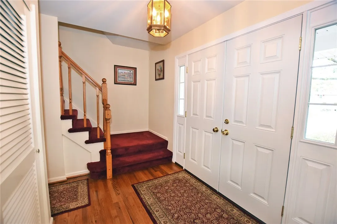 73 Clarkes Crossing, Perinton, New York 14450, Perinton, New York 14450, 4 Bedrooms Bedrooms, 8 Rooms Rooms,2 BathroomsBathrooms,Residential,For Sale,73 Clarkes Crossing, Perinton, New York 14450,0,R1647014