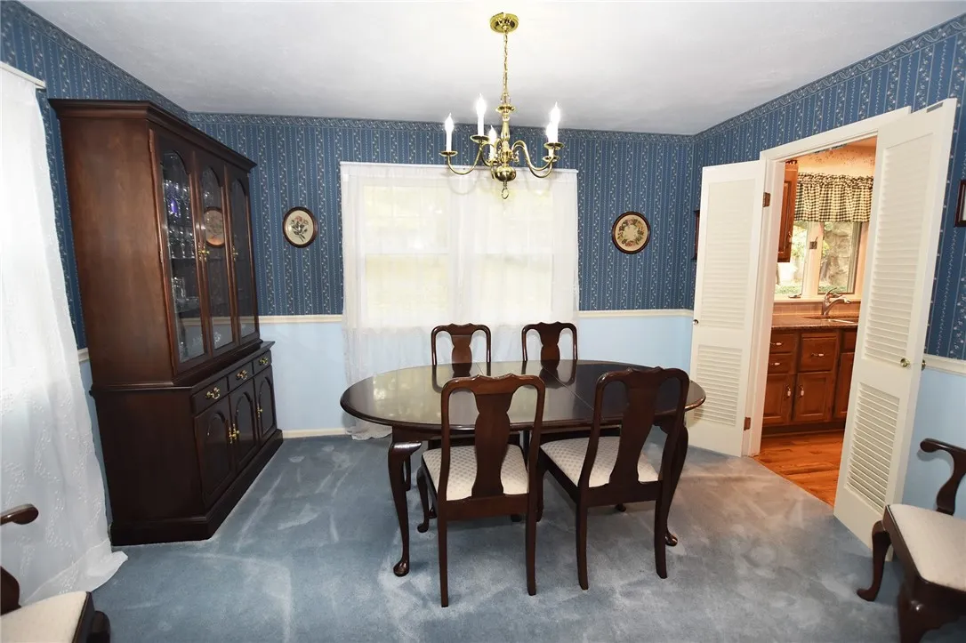 73 Clarkes Crossing, Perinton, New York 14450, Perinton, New York 14450, 4 Bedrooms Bedrooms, 8 Rooms Rooms,2 BathroomsBathrooms,Residential,For Sale,73 Clarkes Crossing, Perinton, New York 14450,0,R1647014