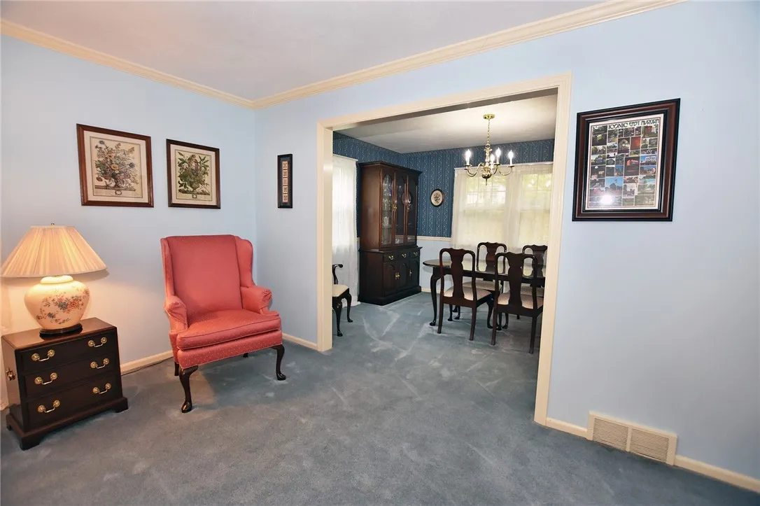 73 Clarkes Crossing, Perinton, New York 14450, Perinton, New York 14450, 4 Bedrooms Bedrooms, 8 Rooms Rooms,2 BathroomsBathrooms,Residential,For Sale,73 Clarkes Crossing, Perinton, New York 14450,0,R1647014