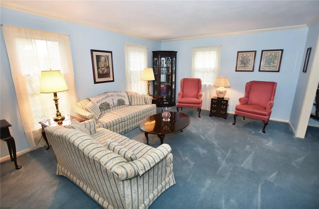73 Clarkes Crossing, Perinton, New York 14450, Perinton, New York 14450, 4 Bedrooms Bedrooms, 8 Rooms Rooms,2 BathroomsBathrooms,Residential,For Sale,73 Clarkes Crossing, Perinton, New York 14450,0,R1647014