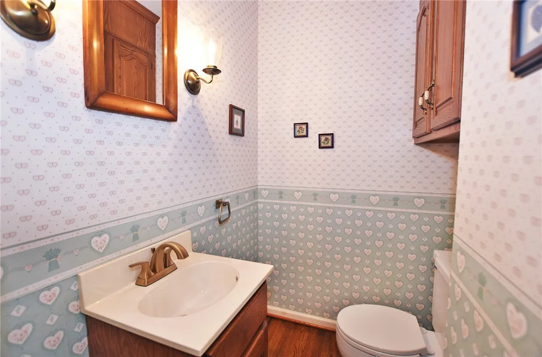 73 Clarkes Crossing, Perinton, New York 14450, Perinton, New York 14450, 4 Bedrooms Bedrooms, 8 Rooms Rooms,2 BathroomsBathrooms,Residential,For Sale,73 Clarkes Crossing, Perinton, New York 14450,0,R1647014