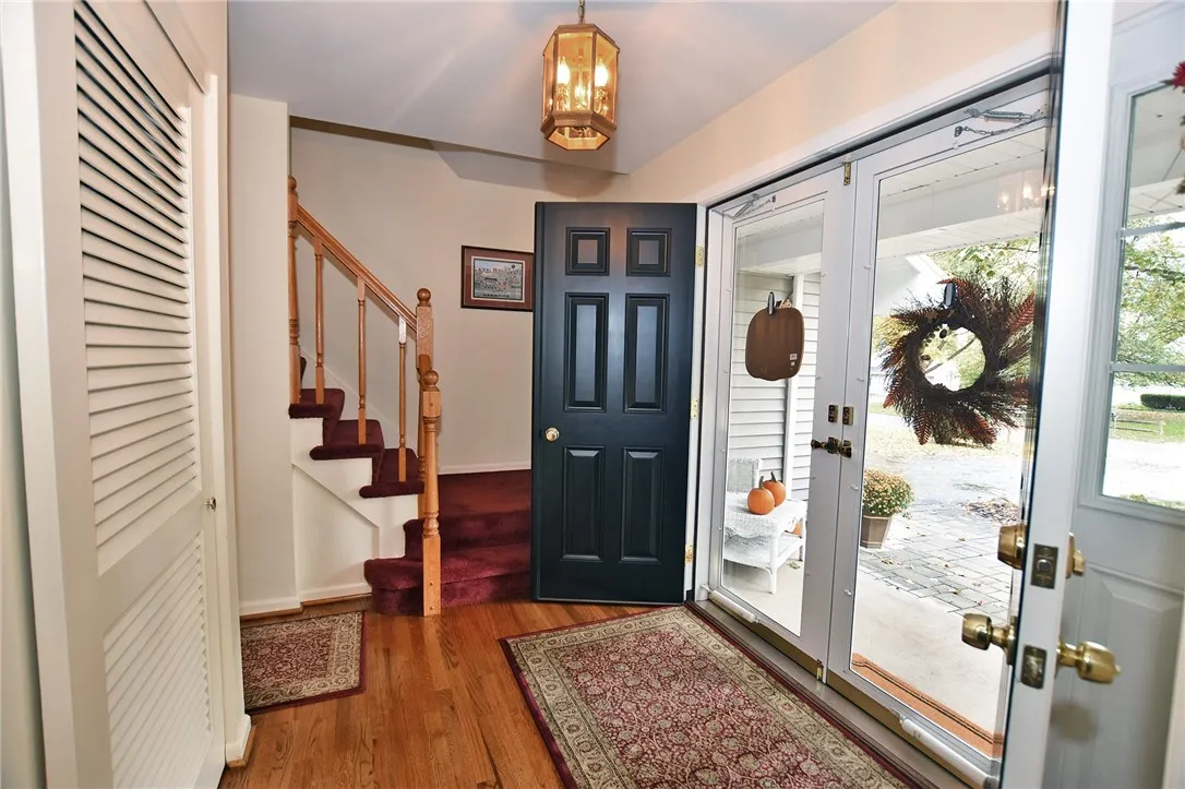 73 Clarkes Crossing, Perinton, New York 14450, Perinton, New York 14450, 4 Bedrooms Bedrooms, 8 Rooms Rooms,2 BathroomsBathrooms,Residential,For Sale,73 Clarkes Crossing, Perinton, New York 14450,0,R1647014