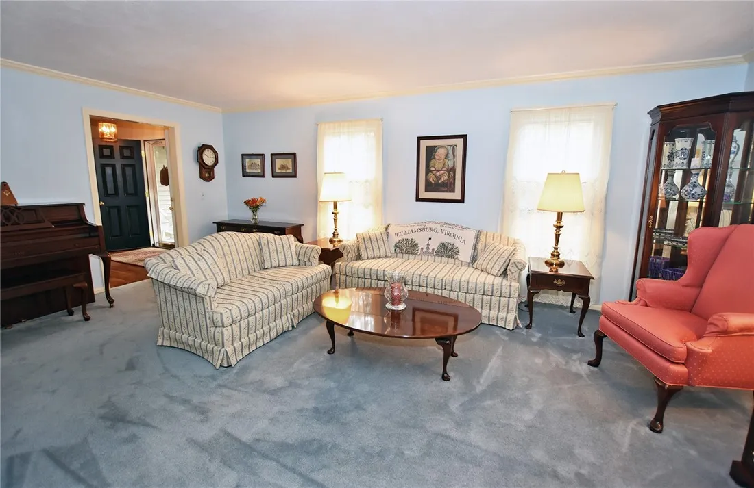 73 Clarkes Crossing, Perinton, New York 14450, Perinton, New York 14450, 4 Bedrooms Bedrooms, 8 Rooms Rooms,2 BathroomsBathrooms,Residential,For Sale,73 Clarkes Crossing, Perinton, New York 14450,0,R1647014