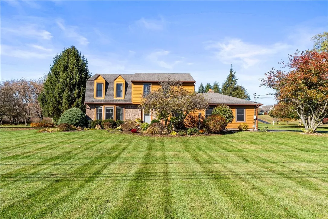 43 Plains Road, Mendon, New York 14472, Mendon, New York 14472, 4 Bedrooms Bedrooms, 8 Rooms Rooms,2 BathroomsBathrooms,Residential,For Sale,43 Plains Road, Mendon, New York 14472,0,R1648152