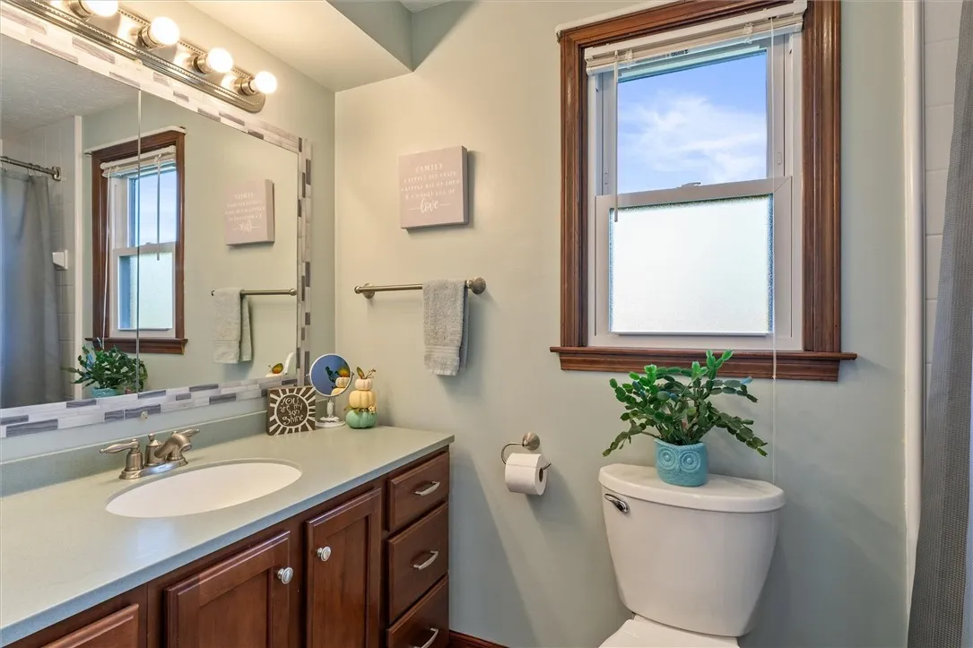 43 Plains Road, Mendon, New York 14472, Mendon, New York 14472, 4 Bedrooms Bedrooms, 8 Rooms Rooms,2 BathroomsBathrooms,Residential,For Sale,43 Plains Road, Mendon, New York 14472,0,R1648152