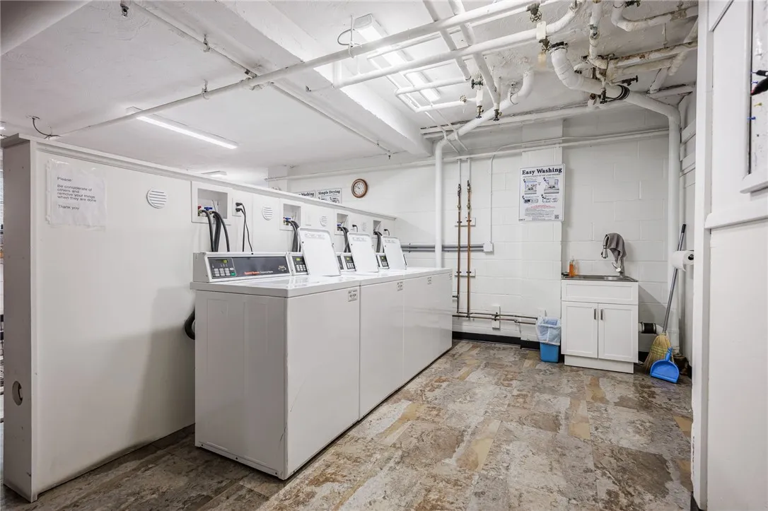 1000 East Avenue Un303, Rochester, New York 14607, Rochester, New York 14607, 1 Bedroom Bedrooms, 3 Rooms Rooms,1 BathroomBathrooms,Residential,Closed,1000 East Avenue Un303, Rochester, New York 14607,0,R1648179