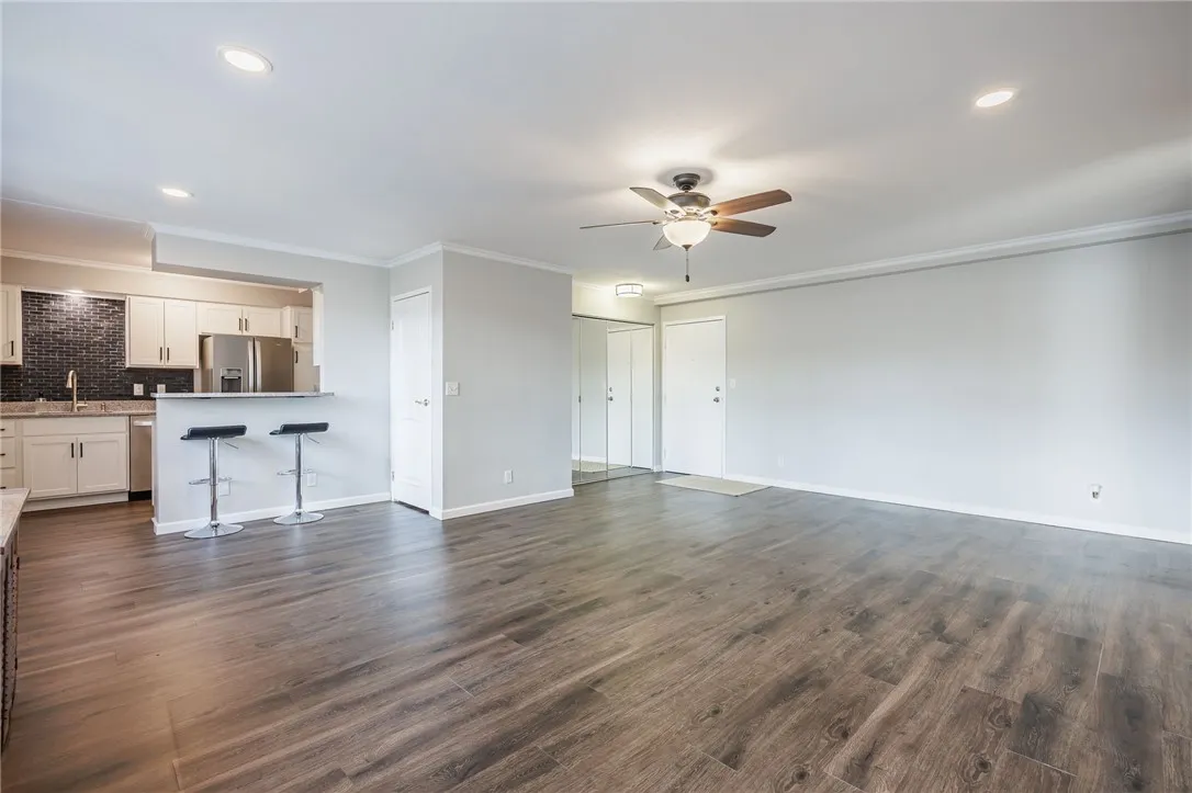 1000 East Avenue Un303, Rochester, New York 14607, Rochester, New York 14607, 1 Bedroom Bedrooms, 3 Rooms Rooms,1 BathroomBathrooms,Residential,Closed,1000 East Avenue Un303, Rochester, New York 14607,0,R1648179