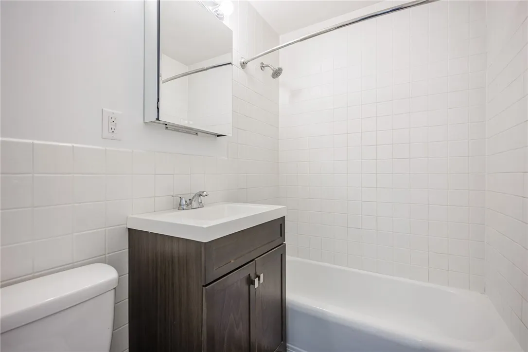1000 East Avenue Un303, Rochester, New York 14607, Rochester, New York 14607, 1 Bedroom Bedrooms, 3 Rooms Rooms,1 BathroomBathrooms,Residential,Closed,1000 East Avenue Un303, Rochester, New York 14607,0,R1648179