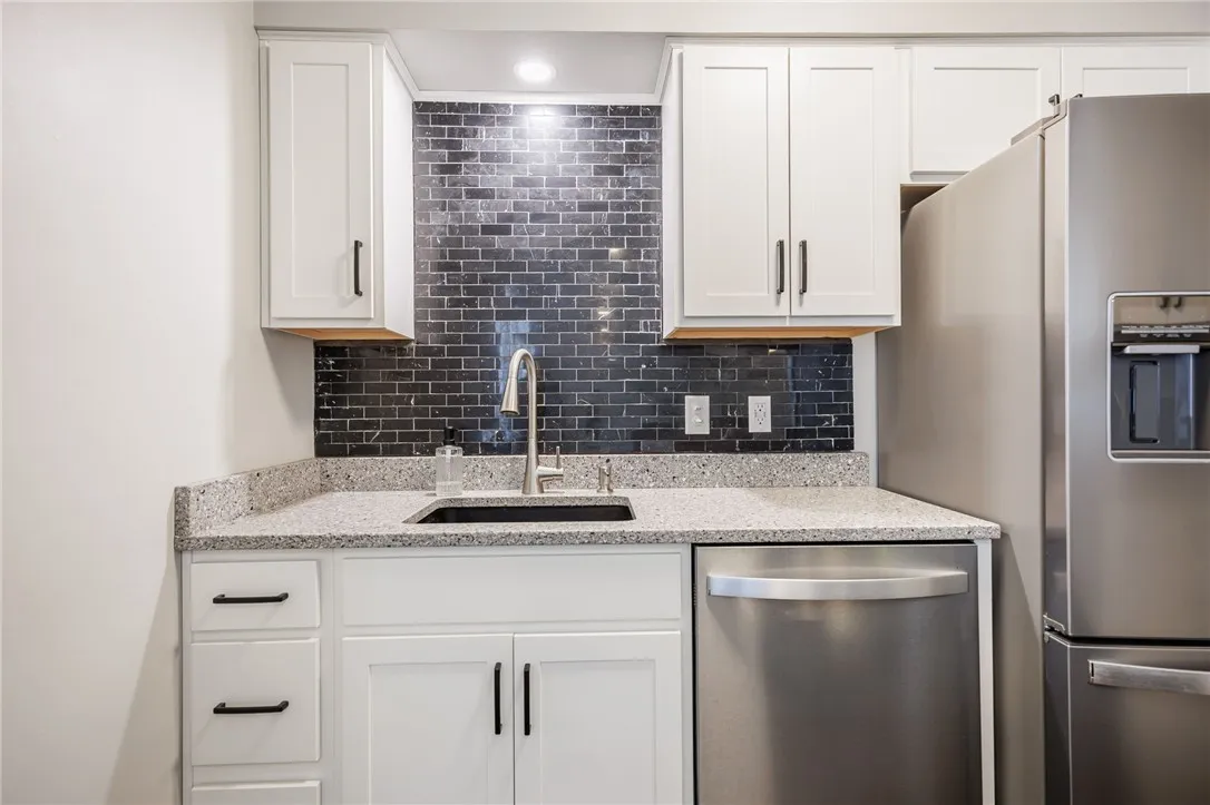 1000 East Avenue Un303, Rochester, New York 14607, Rochester, New York 14607, 1 Bedroom Bedrooms, 3 Rooms Rooms,1 BathroomBathrooms,Residential,Closed,1000 East Avenue Un303, Rochester, New York 14607,0,R1648179