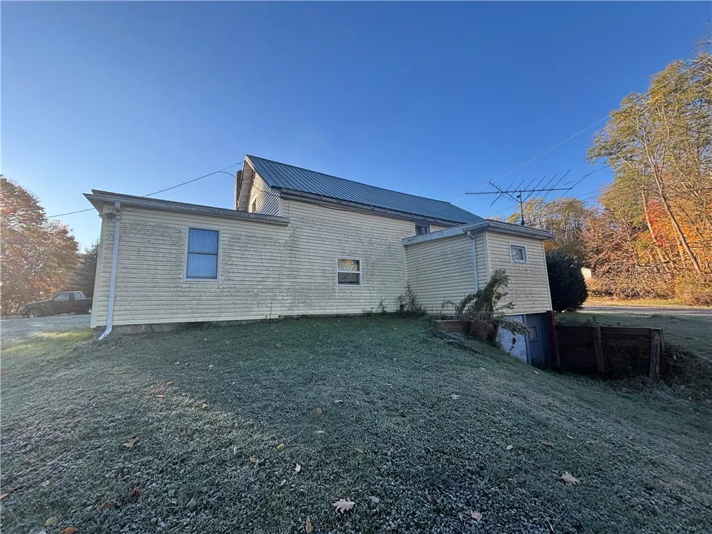 9889 Hunts Hollow Road, Portage, New York 14846, Portage, New York 14846, 4 Bedrooms Bedrooms, 10 Rooms Rooms,1 BathroomBathrooms,Residential,For Sale,9889 Hunts Hollow Road, Portage, New York 14846,0,R1647191