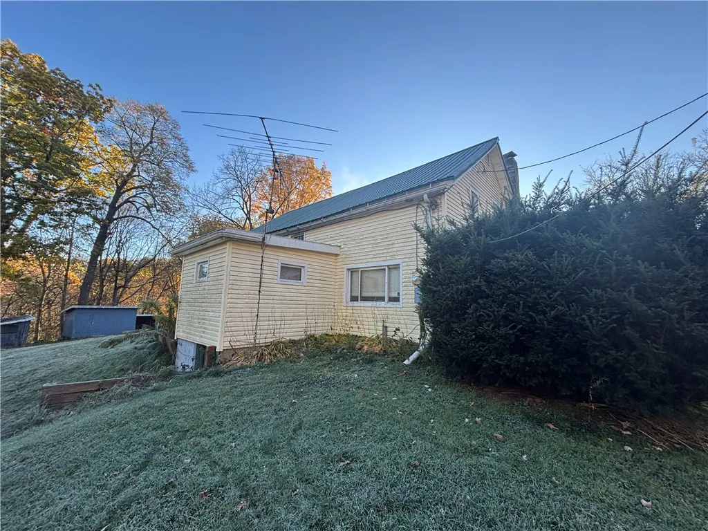 9889 Hunts Hollow Road, Portage, New York 14846, Portage, New York 14846, 4 Bedrooms Bedrooms, 10 Rooms Rooms,1 BathroomBathrooms,Residential,For Sale,9889 Hunts Hollow Road, Portage, New York 14846,0,R1647191