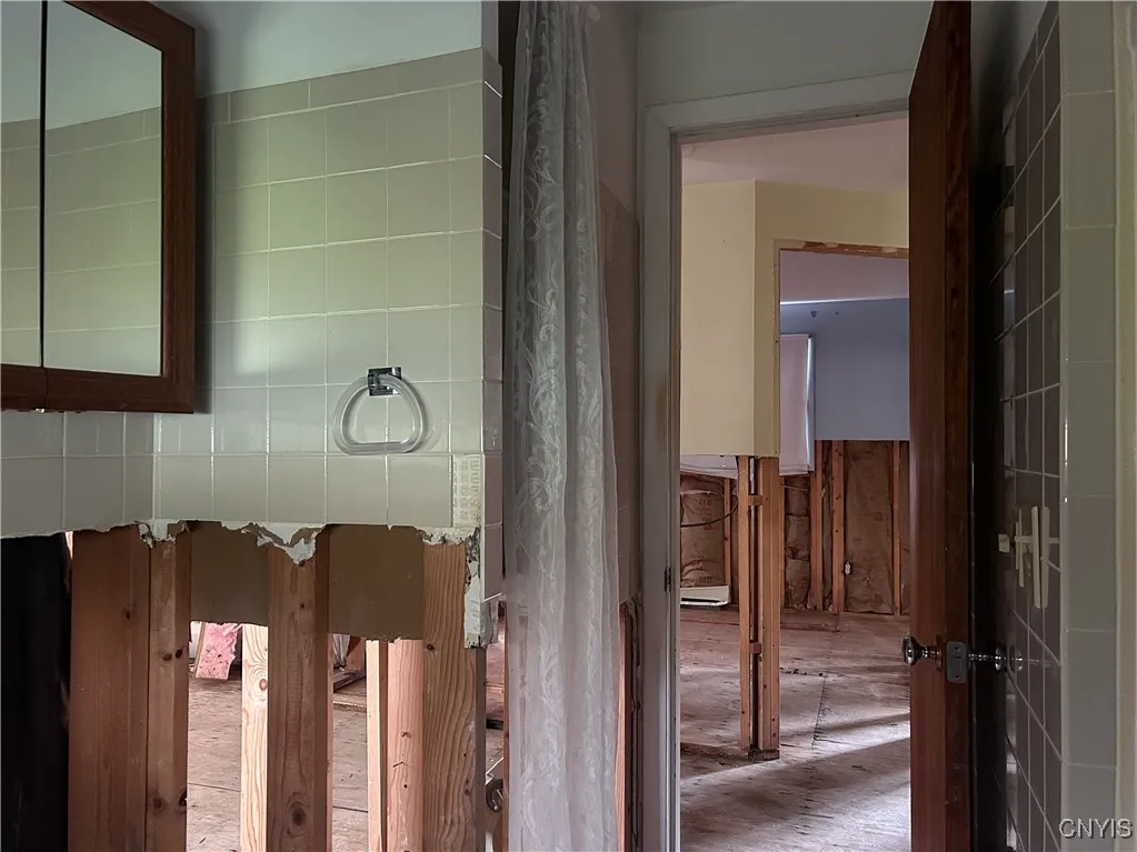 113 Grandy Drive, Salina, New York 13088, Salina, New York 13088, 3 Bedrooms Bedrooms, 11 Rooms Rooms,1 BathroomBathrooms,Residential,For Sale,113 Grandy Drive, Salina, New York 13088,0,S1647901
