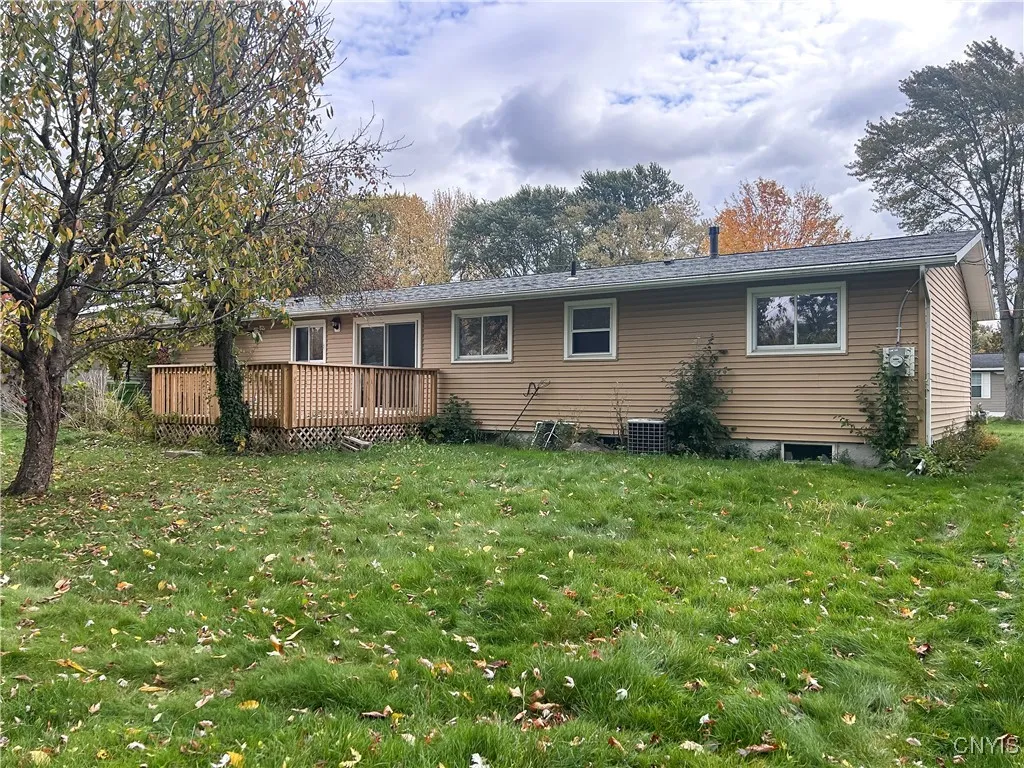113 Grandy Drive, Salina, New York 13088, Salina, New York 13088, 3 Bedrooms Bedrooms, 11 Rooms Rooms,1 BathroomBathrooms,Residential,For Sale,113 Grandy Drive, Salina, New York 13088,0,S1647901