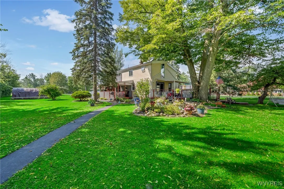 5447 East River Road, Grand Island, New York 14072, Grand Island, New York 14072, 5 Bedrooms Bedrooms, 14 Rooms Rooms,3 BathroomsBathrooms,Residential,For Sale,5447 East River Road, Grand Island, New York 14072,0,B1647845