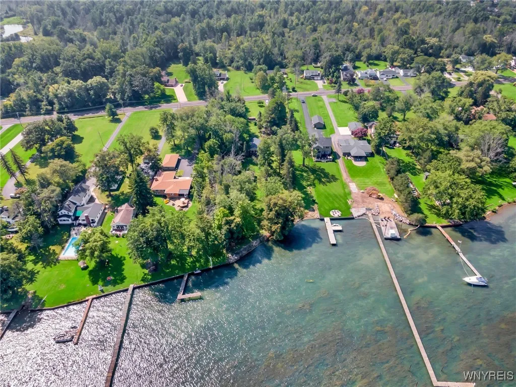 5447 East River Road, Grand Island, New York 14072, Grand Island, New York 14072, 5 Bedrooms Bedrooms, 14 Rooms Rooms,3 BathroomsBathrooms,Residential,For Sale,5447 East River Road, Grand Island, New York 14072,0,B1647845