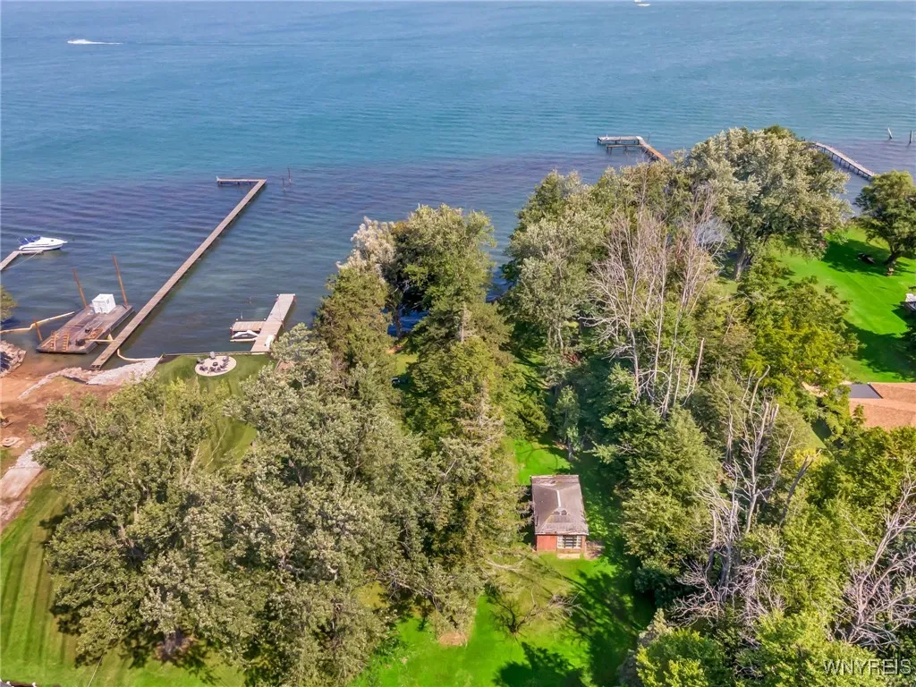 5447 East River Road, Grand Island, New York 14072, Grand Island, New York 14072, 5 Bedrooms Bedrooms, 14 Rooms Rooms,3 BathroomsBathrooms,Residential,For Sale,5447 East River Road, Grand Island, New York 14072,0,B1647845