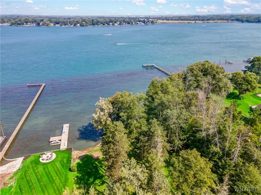 5447 East River Road, Grand Island, New York 14072, Grand Island, New York 14072, 5 Bedrooms Bedrooms, 14 Rooms Rooms,3 BathroomsBathrooms,Residential,For Sale,5447 East River Road, Grand Island, New York 14072,0,B1647845
