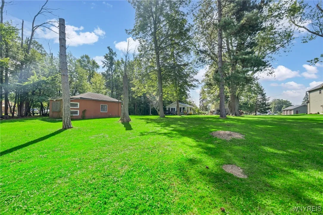 5447 East River Road, Grand Island, New York 14072, Grand Island, New York 14072, 5 Bedrooms Bedrooms, 14 Rooms Rooms,3 BathroomsBathrooms,Residential,For Sale,5447 East River Road, Grand Island, New York 14072,0,B1647845