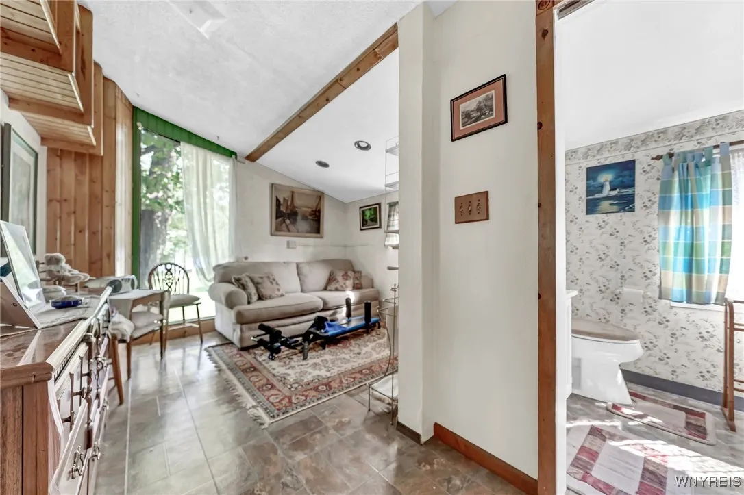5447 East River Road, Grand Island, New York 14072, Grand Island, New York 14072, 5 Bedrooms Bedrooms, 14 Rooms Rooms,3 BathroomsBathrooms,Residential,For Sale,5447 East River Road, Grand Island, New York 14072,0,B1647845