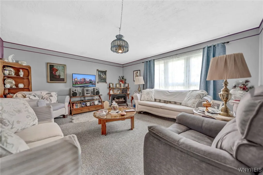 5447 East River Road, Grand Island, New York 14072, Grand Island, New York 14072, 5 Bedrooms Bedrooms, 14 Rooms Rooms,3 BathroomsBathrooms,Residential,For Sale,5447 East River Road, Grand Island, New York 14072,0,B1647845