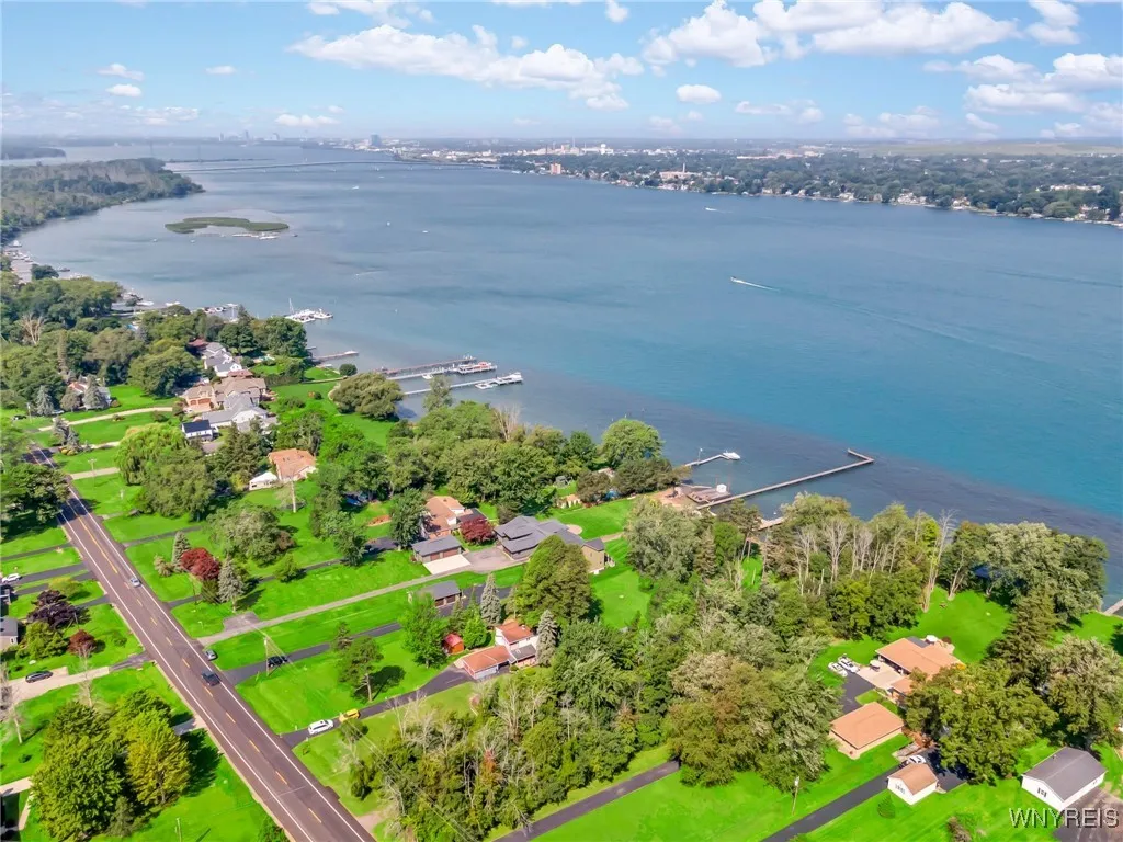 5447 East River Road, Grand Island, New York 14072, Grand Island, New York 14072, 5 Bedrooms Bedrooms, 14 Rooms Rooms,3 BathroomsBathrooms,Residential,For Sale,5447 East River Road, Grand Island, New York 14072,0,B1647845