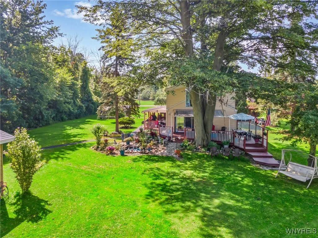 5447 East River Road, Grand Island, New York 14072, Grand Island, New York 14072, 5 Bedrooms Bedrooms, 14 Rooms Rooms,3 BathroomsBathrooms,Residential,For Sale,5447 East River Road, Grand Island, New York 14072,0,B1647845