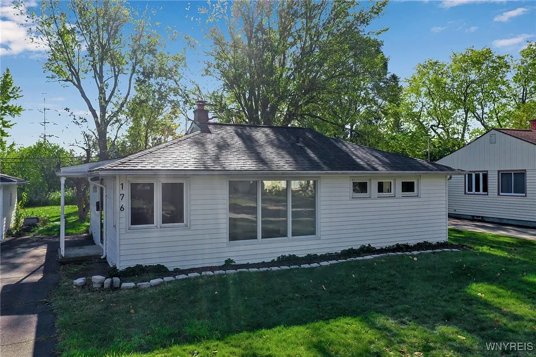 176 Bennington Road, Amherst, New York 14226, Amherst, New York 14226, 3 Bedrooms Bedrooms, 8 Rooms Rooms,1 BathroomBathrooms,Residential,For Sale,176 Bennington Road, Amherst, New York 14226,0,B1647971