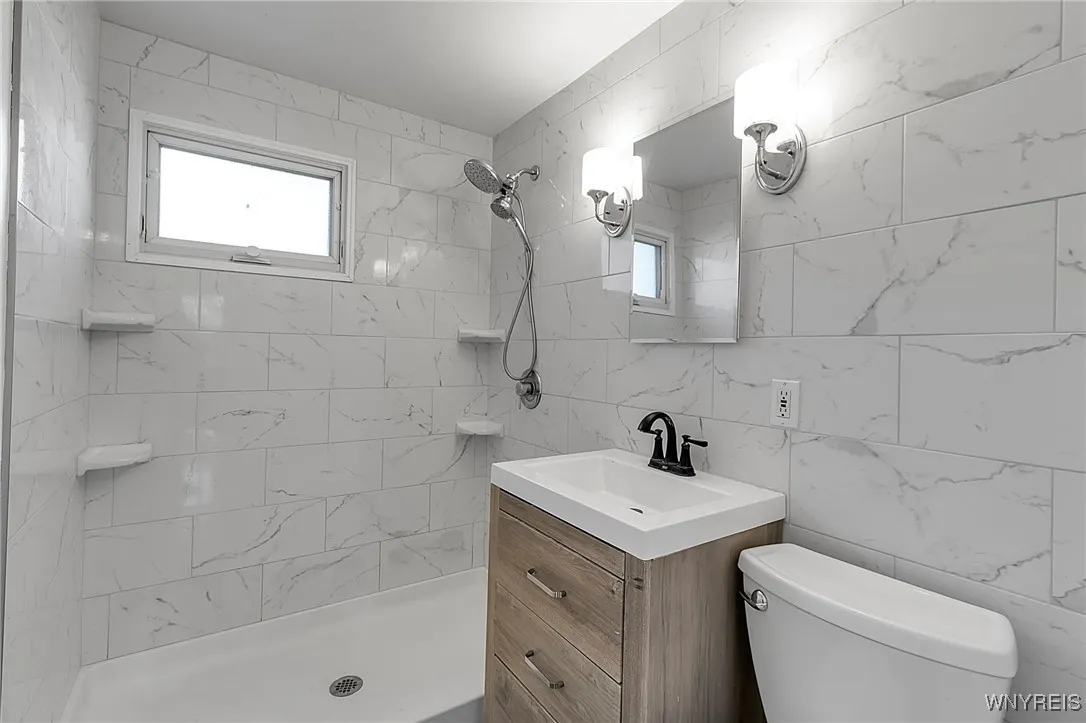 176 Bennington Road, Amherst, New York 14226, Amherst, New York 14226, 3 Bedrooms Bedrooms, 8 Rooms Rooms,1 BathroomBathrooms,Residential,For Sale,176 Bennington Road, Amherst, New York 14226,0,B1647971