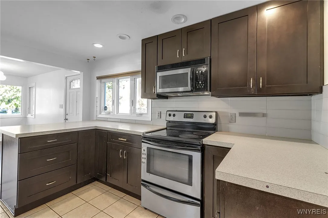 176 Bennington Road, Amherst, New York 14226, Amherst, New York 14226, 3 Bedrooms Bedrooms, 8 Rooms Rooms,1 BathroomBathrooms,Residential,For Sale,176 Bennington Road, Amherst, New York 14226,0,B1647971