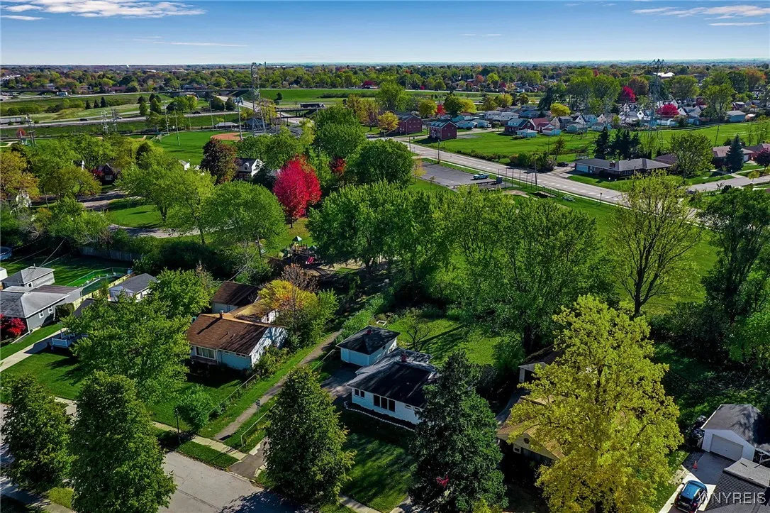 176 Bennington Road, Amherst, New York 14226, Amherst, New York 14226, 3 Bedrooms Bedrooms, 8 Rooms Rooms,1 BathroomBathrooms,Residential,For Sale,176 Bennington Road, Amherst, New York 14226,0,B1647971