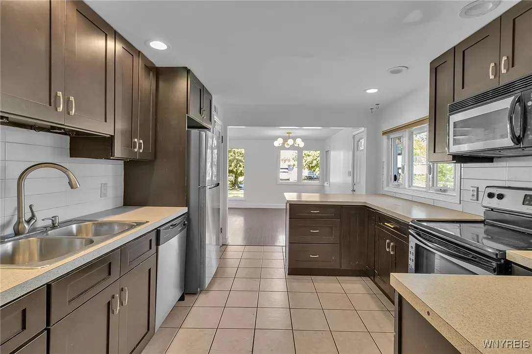 176 Bennington Road, Amherst, New York 14226, Amherst, New York 14226, 3 Bedrooms Bedrooms, 8 Rooms Rooms,1 BathroomBathrooms,Residential,For Sale,176 Bennington Road, Amherst, New York 14226,0,B1647971