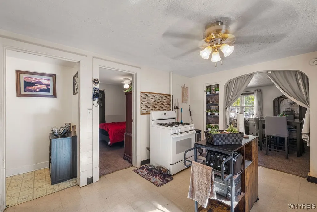 88 Shanley Street, Cheektowaga, New York 14206, Cheektowaga, New York 14206, 5 Bedrooms Bedrooms, ,2 BathroomsBathrooms,Residential,For Sale,88 Shanley Street, Cheektowaga, New York 14206,0,B1648184