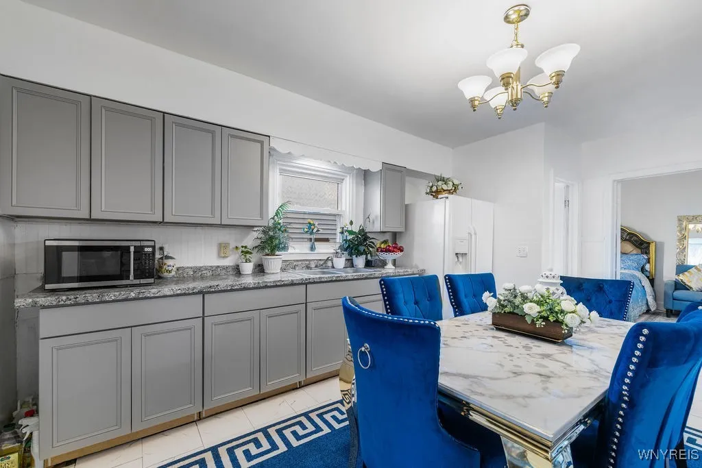 88 Shanley Street, Cheektowaga, New York 14206, Cheektowaga, New York 14206, 5 Bedrooms Bedrooms, ,2 BathroomsBathrooms,Residential,For Sale,88 Shanley Street, Cheektowaga, New York 14206,0,B1648184