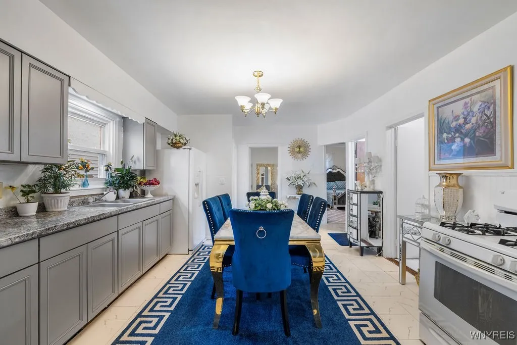 88 Shanley Street, Cheektowaga, New York 14206, Cheektowaga, New York 14206, 5 Bedrooms Bedrooms, ,2 BathroomsBathrooms,Residential,For Sale,88 Shanley Street, Cheektowaga, New York 14206,0,B1648184