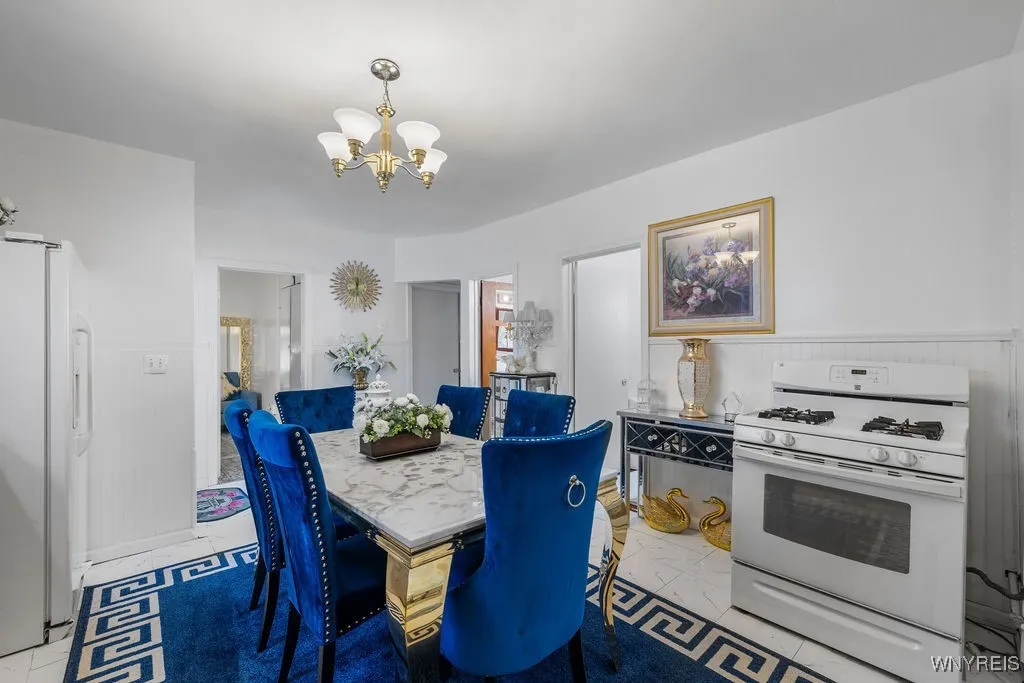 88 Shanley Street, Cheektowaga, New York 14206, Cheektowaga, New York 14206, 5 Bedrooms Bedrooms, ,2 BathroomsBathrooms,Residential,For Sale,88 Shanley Street, Cheektowaga, New York 14206,0,B1648184