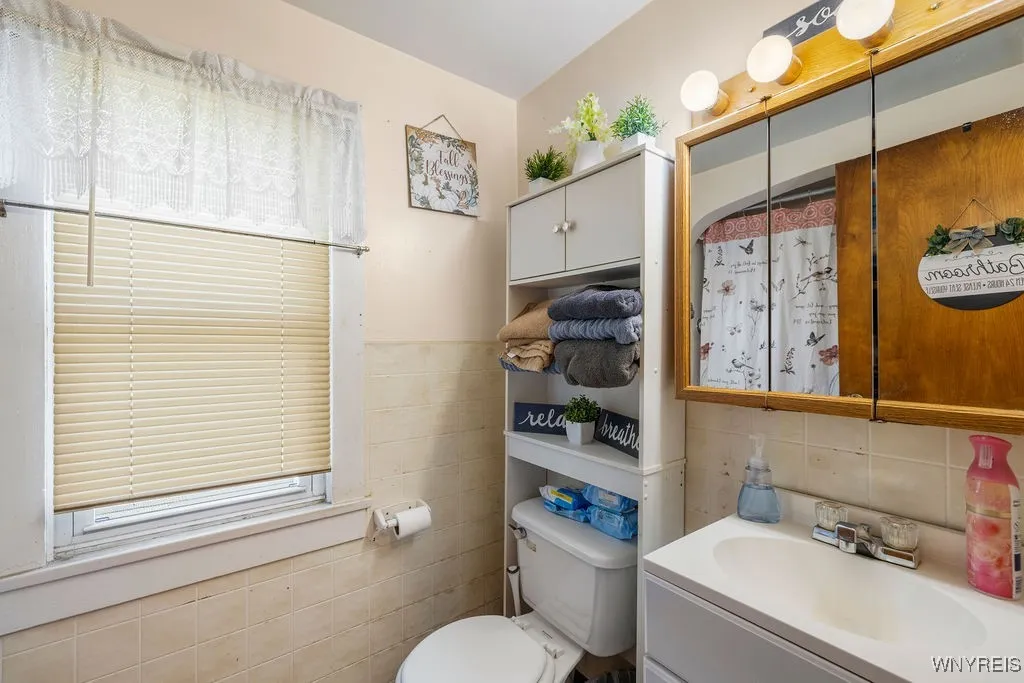 88 Shanley Street, Cheektowaga, New York 14206, Cheektowaga, New York 14206, 5 Bedrooms Bedrooms, ,2 BathroomsBathrooms,Residential,For Sale,88 Shanley Street, Cheektowaga, New York 14206,0,B1648184