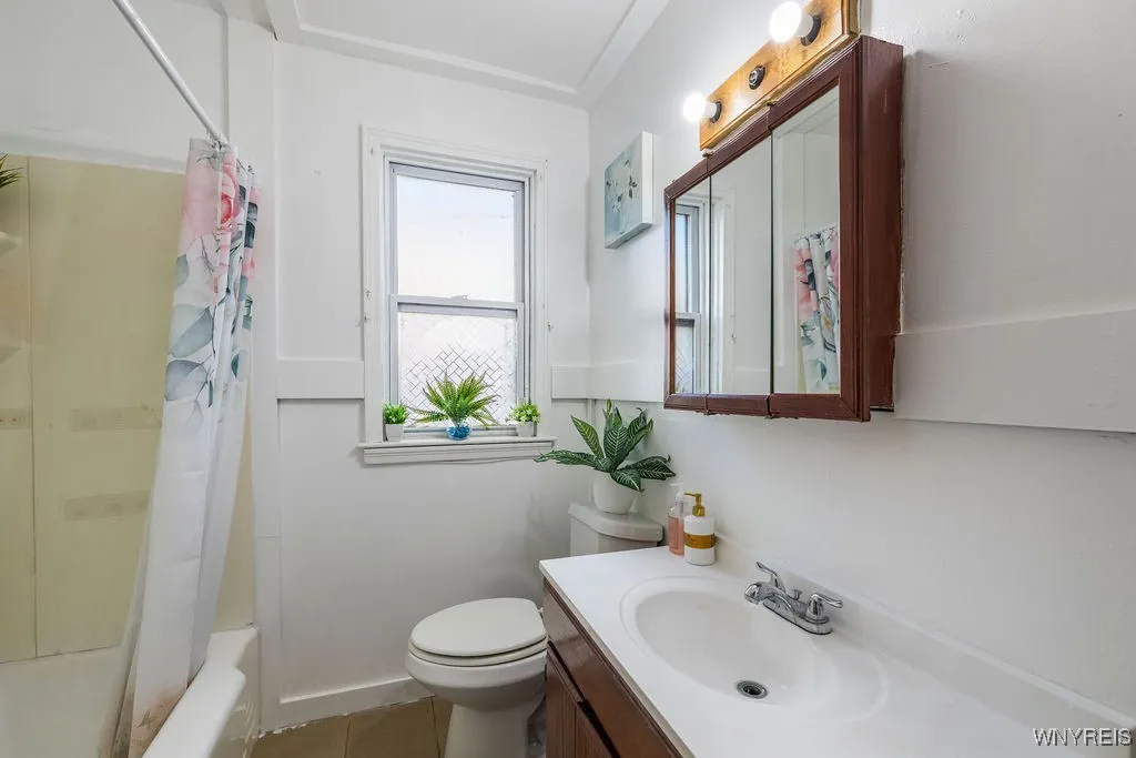 88 Shanley Street, Cheektowaga, New York 14206, Cheektowaga, New York 14206, 5 Bedrooms Bedrooms, ,2 BathroomsBathrooms,Residential,For Sale,88 Shanley Street, Cheektowaga, New York 14206,0,B1648184